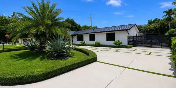 8700 SW 175th St