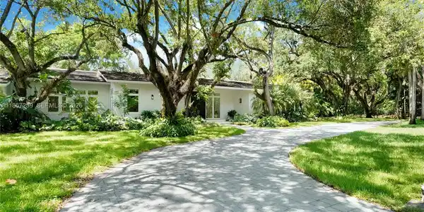5501 Snapper Creek Rd