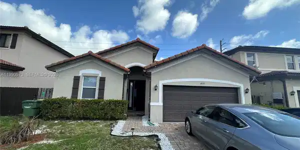 4119 NE 21 CT