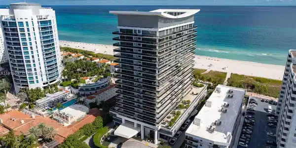 5875 Collins Ave