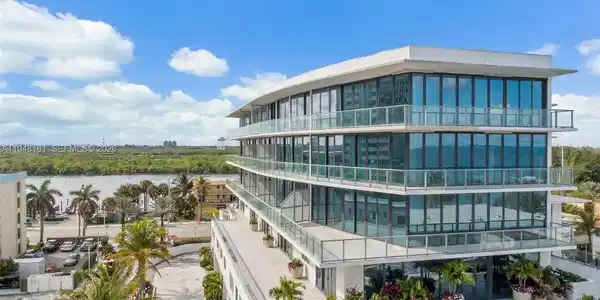 3319 N Ocean Drive
