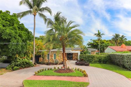 1635 Bay Dr