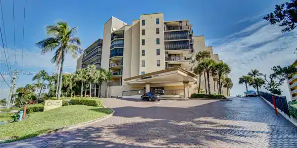 1167 Hillsboro Mile