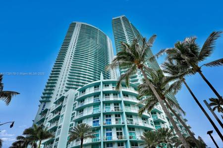 1900 N Bayshore Dr