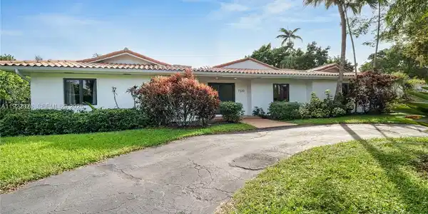 7220 SW 107th Ter