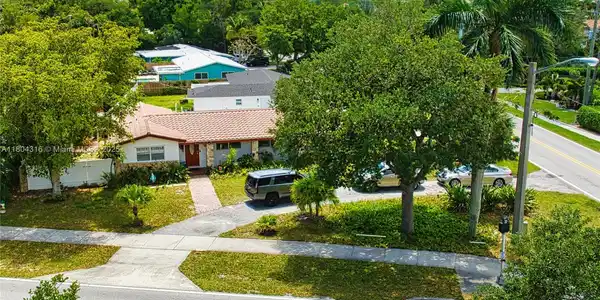 470 Tequesta Dr