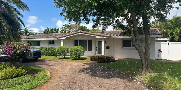 5111 NE 27th NE