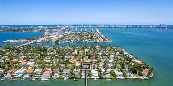 7501 Miami View Dr