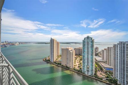325 S Biscayne Blvd