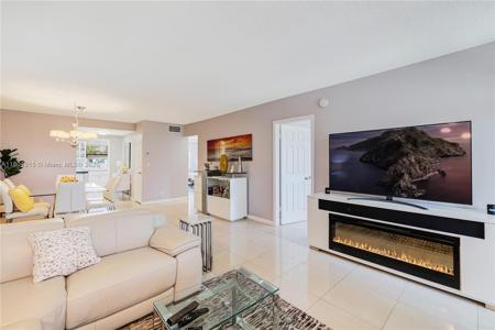 3181 S Ocean Dr