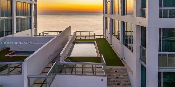 Image 2: PRIVATE ROOF TOP