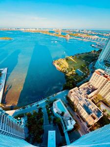2020 N Bayshore Dr