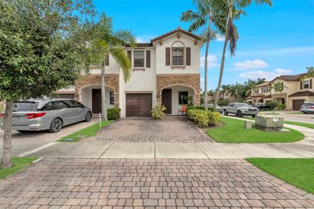 339 NE 37th Ter