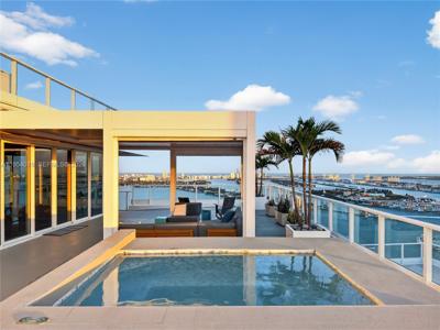 2020 N Bayshore Dr