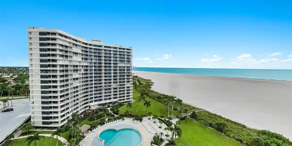 320 seaview court