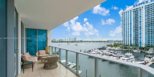 17301 Biscayne Blvd