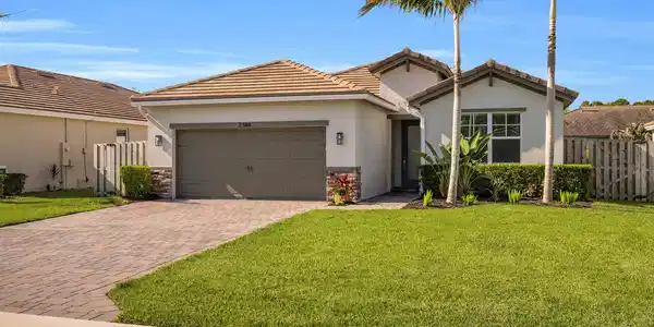 2384 SW Strawberry