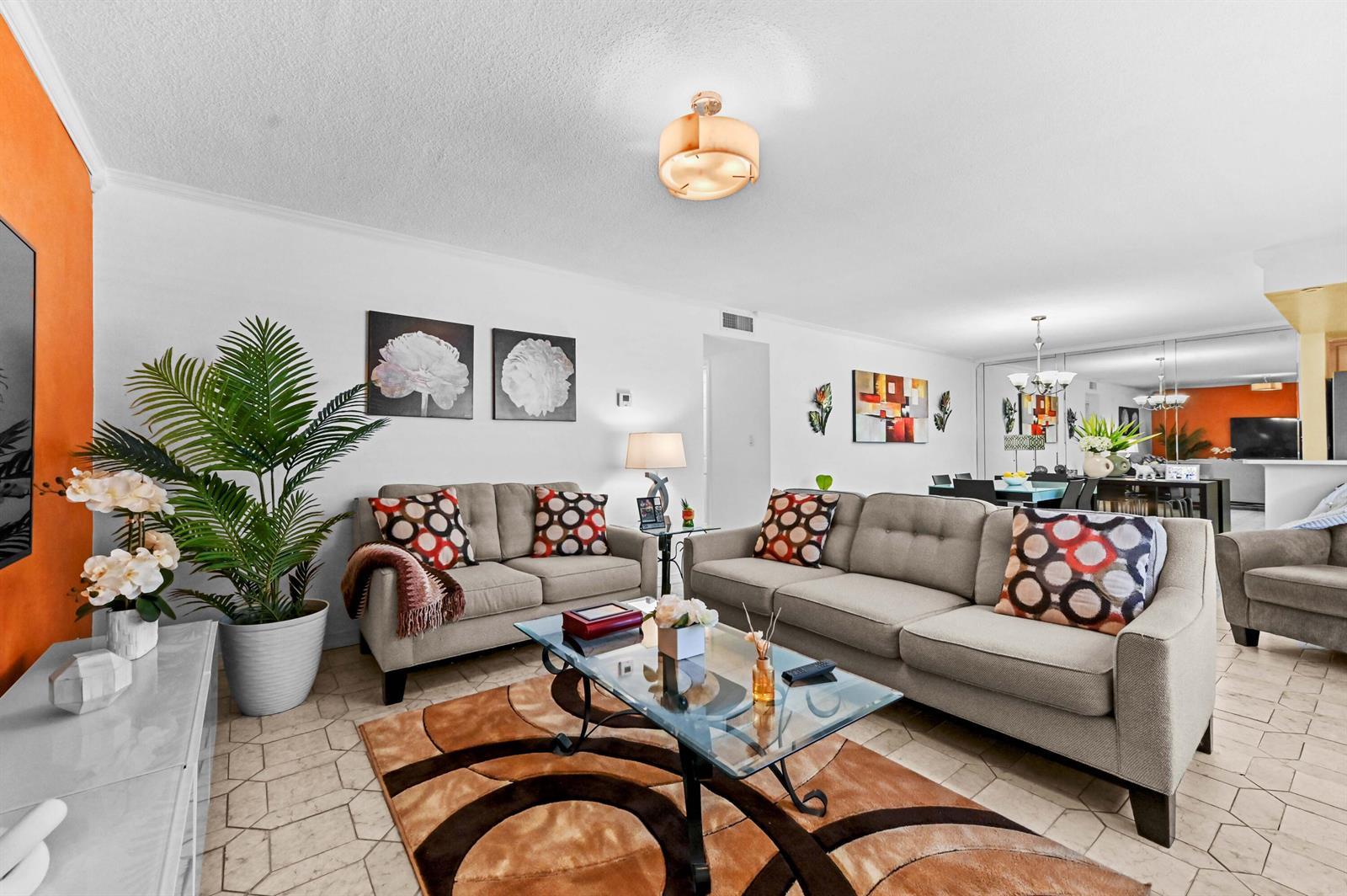 Image 1: 03 Living room 02