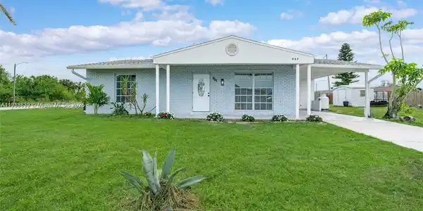 957 Great Falls Ter Nw