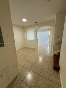 1403 SE 27th Ct