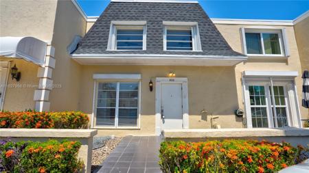 933 NE 24th Ave