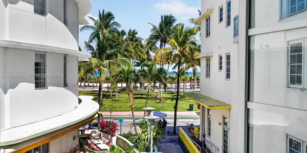 1250 Ocean Dr