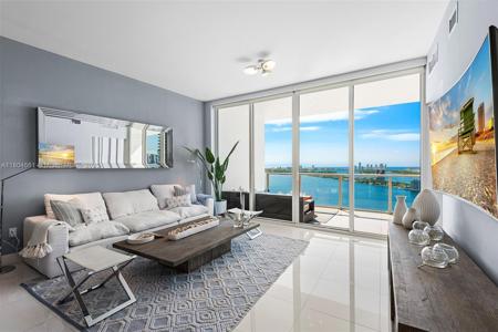 2020 N Bayshore Dr