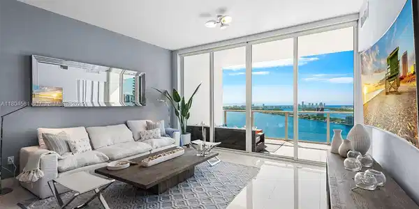 2020 N Bayshore Dr