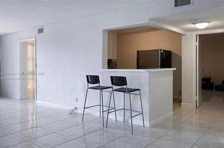800 Parkview Dr