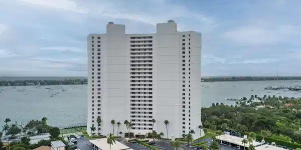 5200 N Flagler