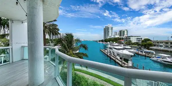 7918 Harbour Island Dr