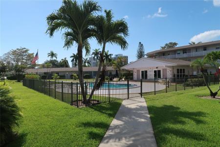 700 Layne Blvd