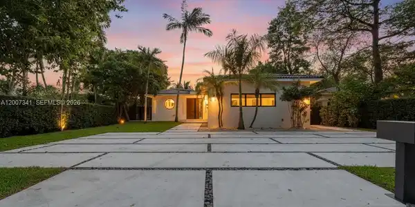 550 S Shore Dr