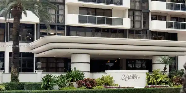 5757 Collins Ave