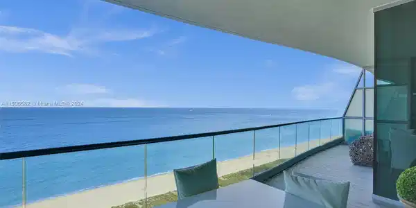 9349 Collins Ave