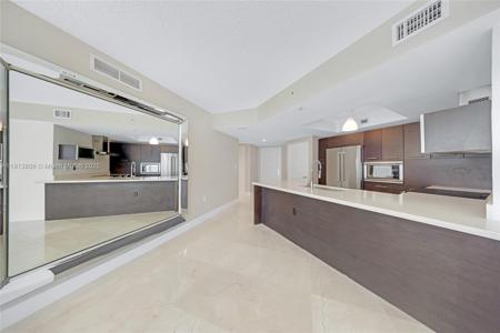150 Sunny Isles Blvd