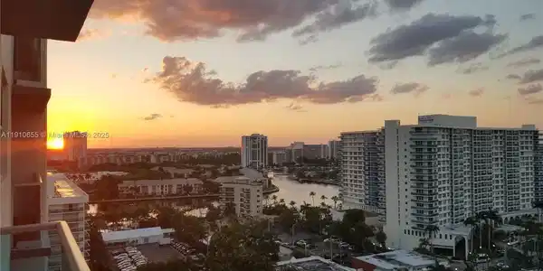 4001 S Ocean Dr