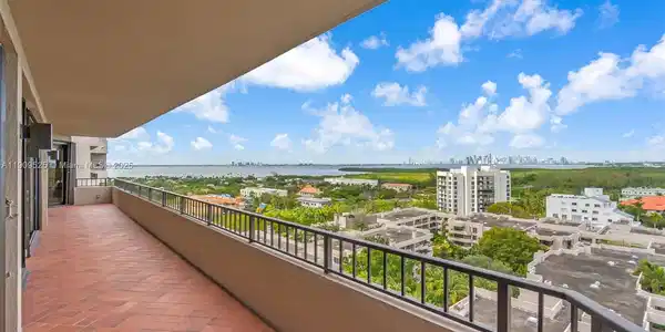 151 Crandon Blvd