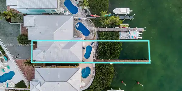 Image 3: Approximate property line