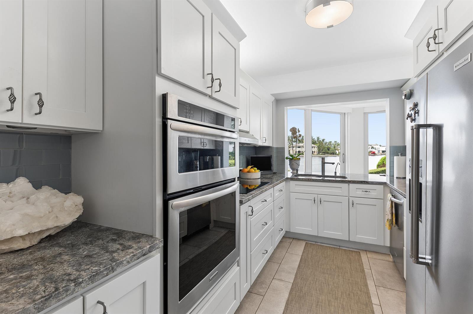 Image 3: Kitchen - 2
