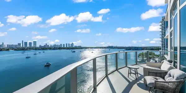 17301 Biscayne Blvd
