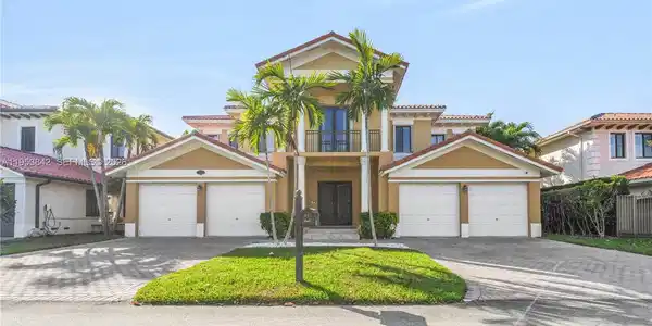 7880 SW 195th Ter