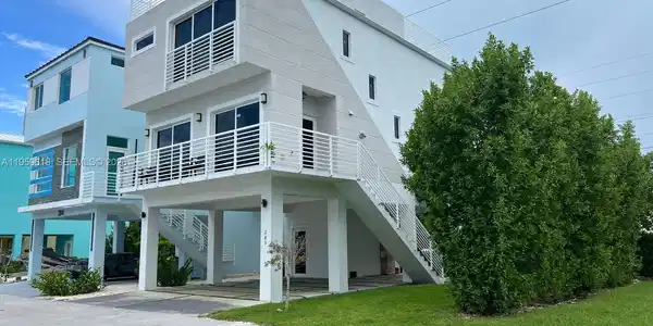 94825 Overseas Highway