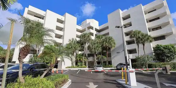 4201 N Ocean Dr