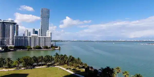 1900 N Bayshore Dr