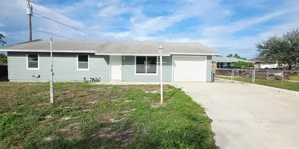 2331 NE 15th