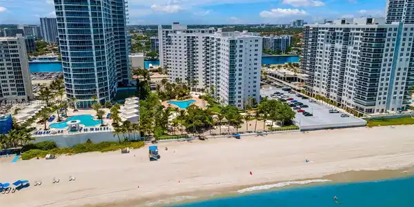 3000 S Ocean Dr