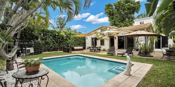 1368 Normandy Dr