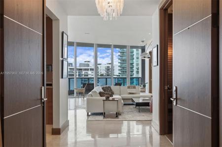 5959 Collins Ave