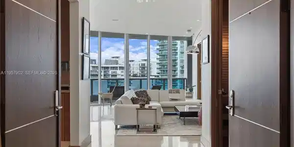 5959 Collins Ave